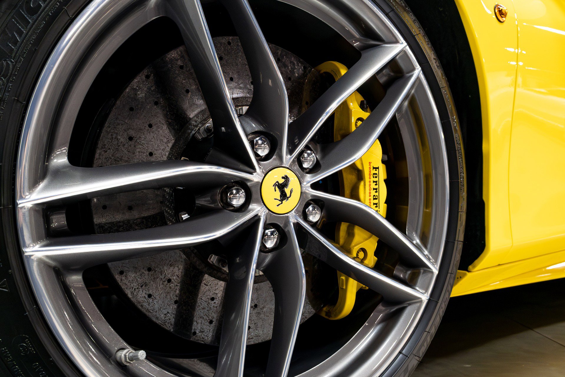 Used 2017 Ferrari 488 Spider image 38