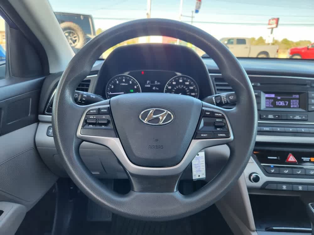 Used 2017 Hyundai Elantra SE image 17
