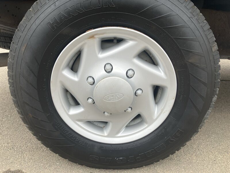 Used 2008 Ford E-350 and Econoline 350 Super Duty RWD image 14