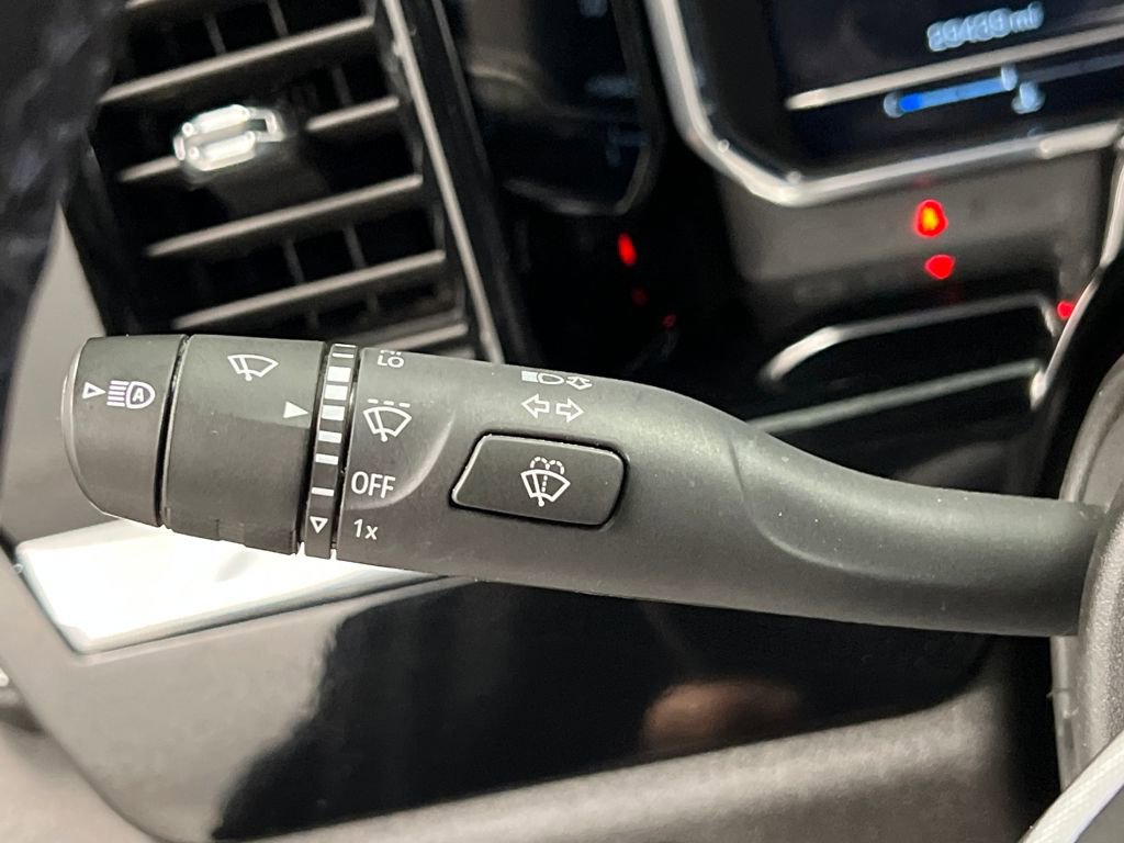 Used 2025 GMC Sierra 1500 SLT image 44