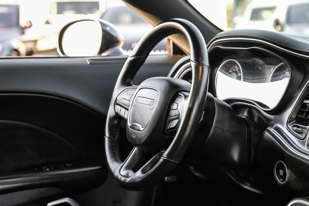 Used 2018 Dodge Challenger R/T Plus image 10