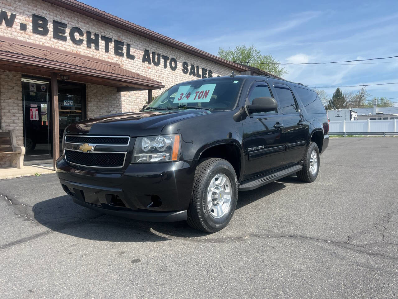 Used 2013 Chevrolet Suburban 2500 LS w/ Convenience Package 1 image 2