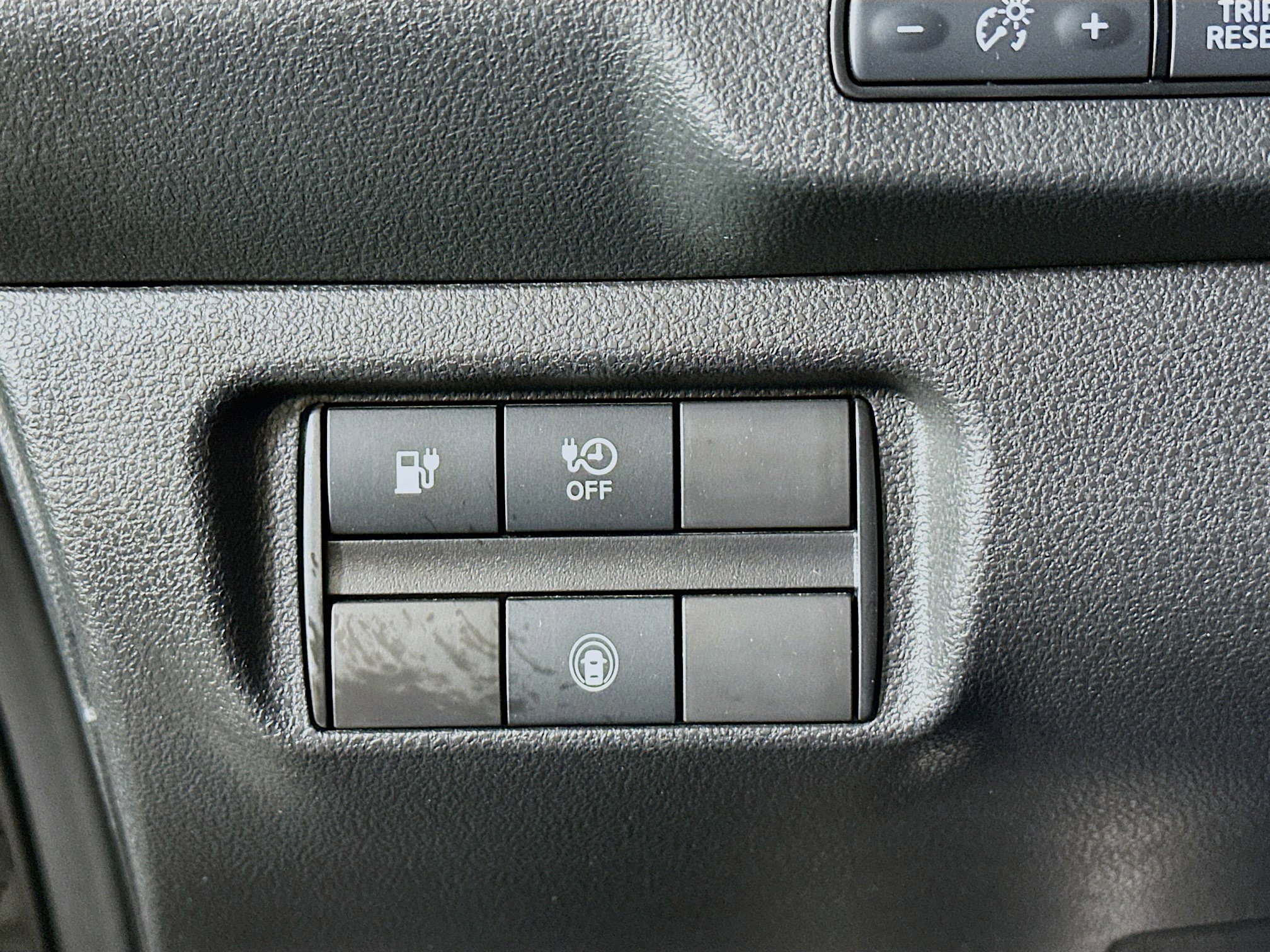 Used 2025 Nissan Leaf S image 16