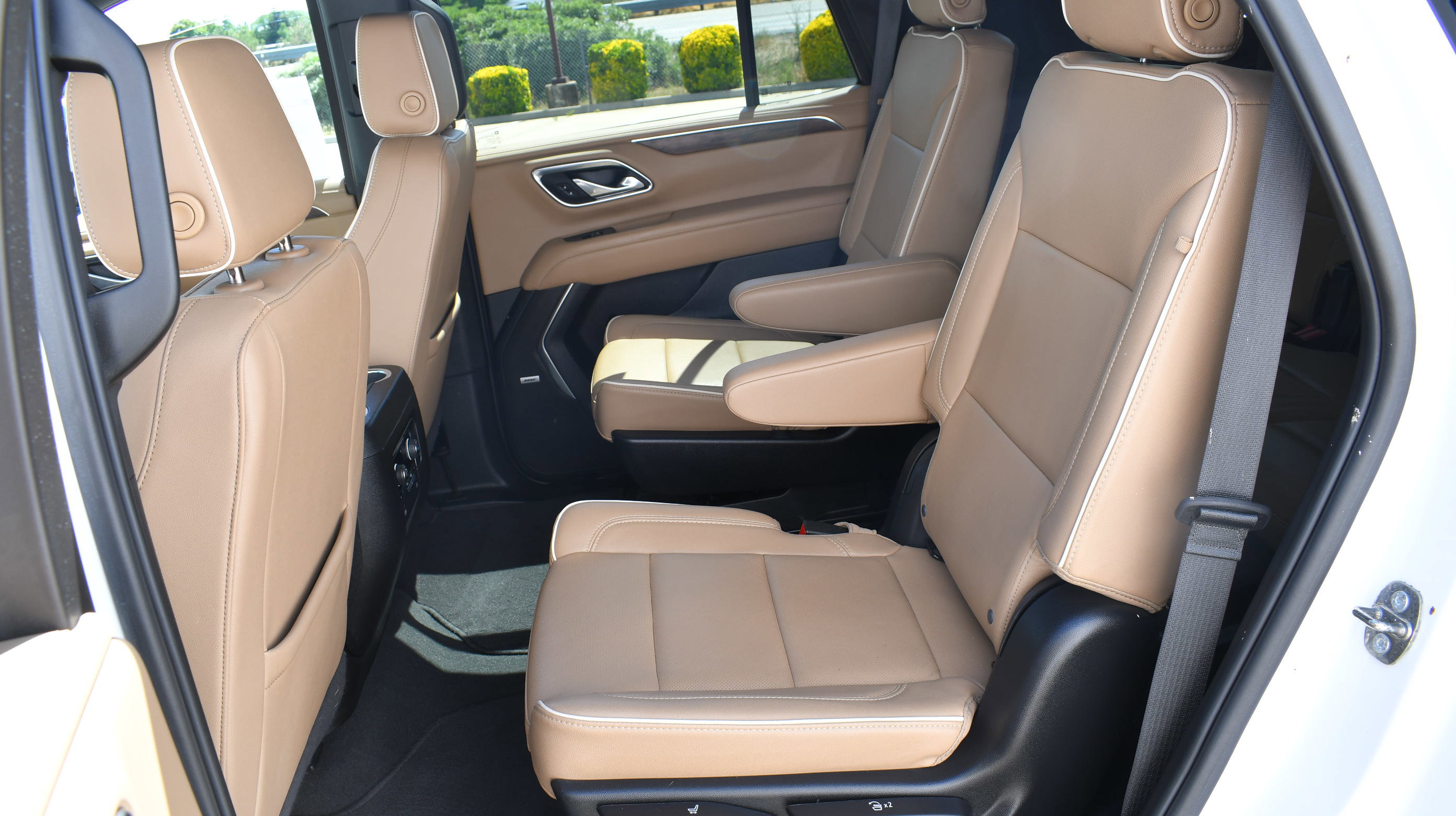 Used 2024 Chevrolet Tahoe Premier w/ Premium Package AWD/4WD image 27