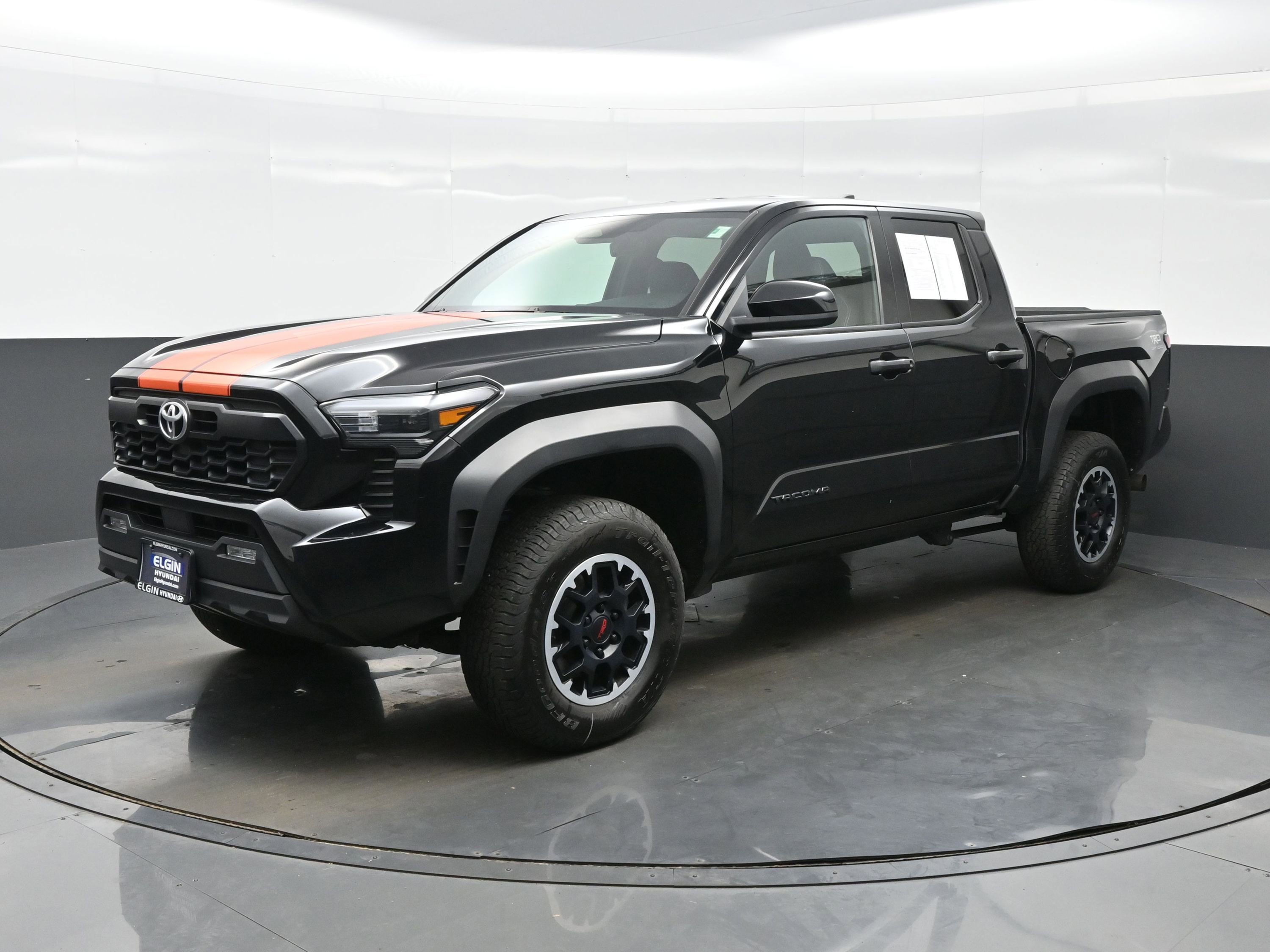 Used 2024 Toyota Tacoma TRD Off-Road AWD/4WD image 2