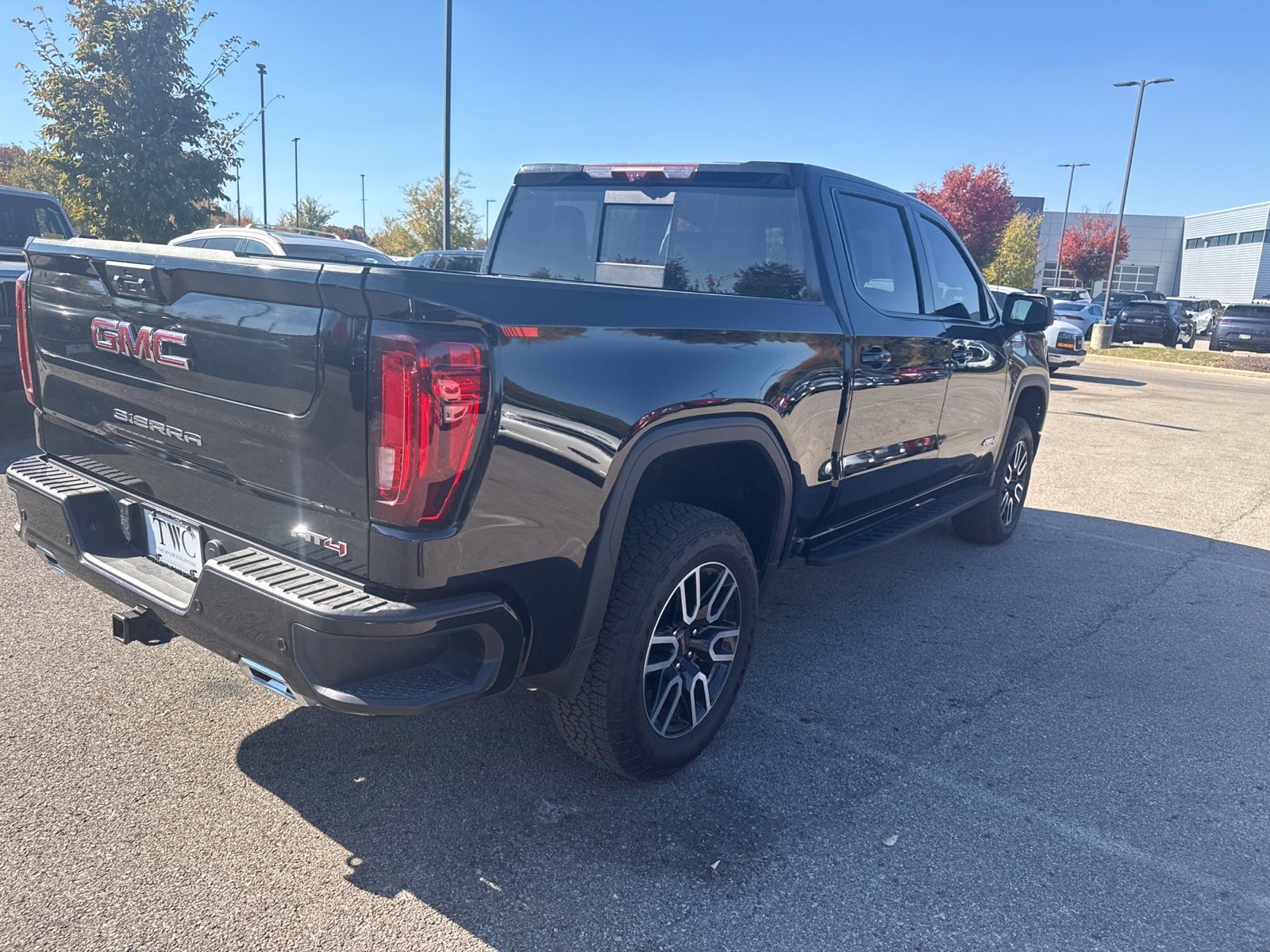 Used 2026 GMC Sierra 1500 AT4 w/ AT4 Premium Package AWD/4WD image 5