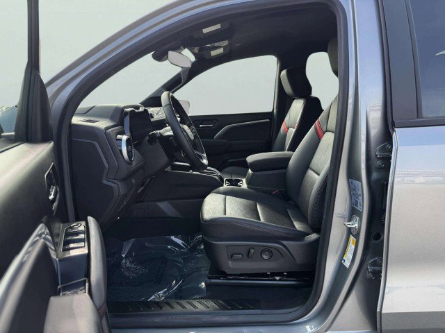 Used 2025 Chevrolet Colorado Z71 w/ Z71 Convenience Package 2 image 19