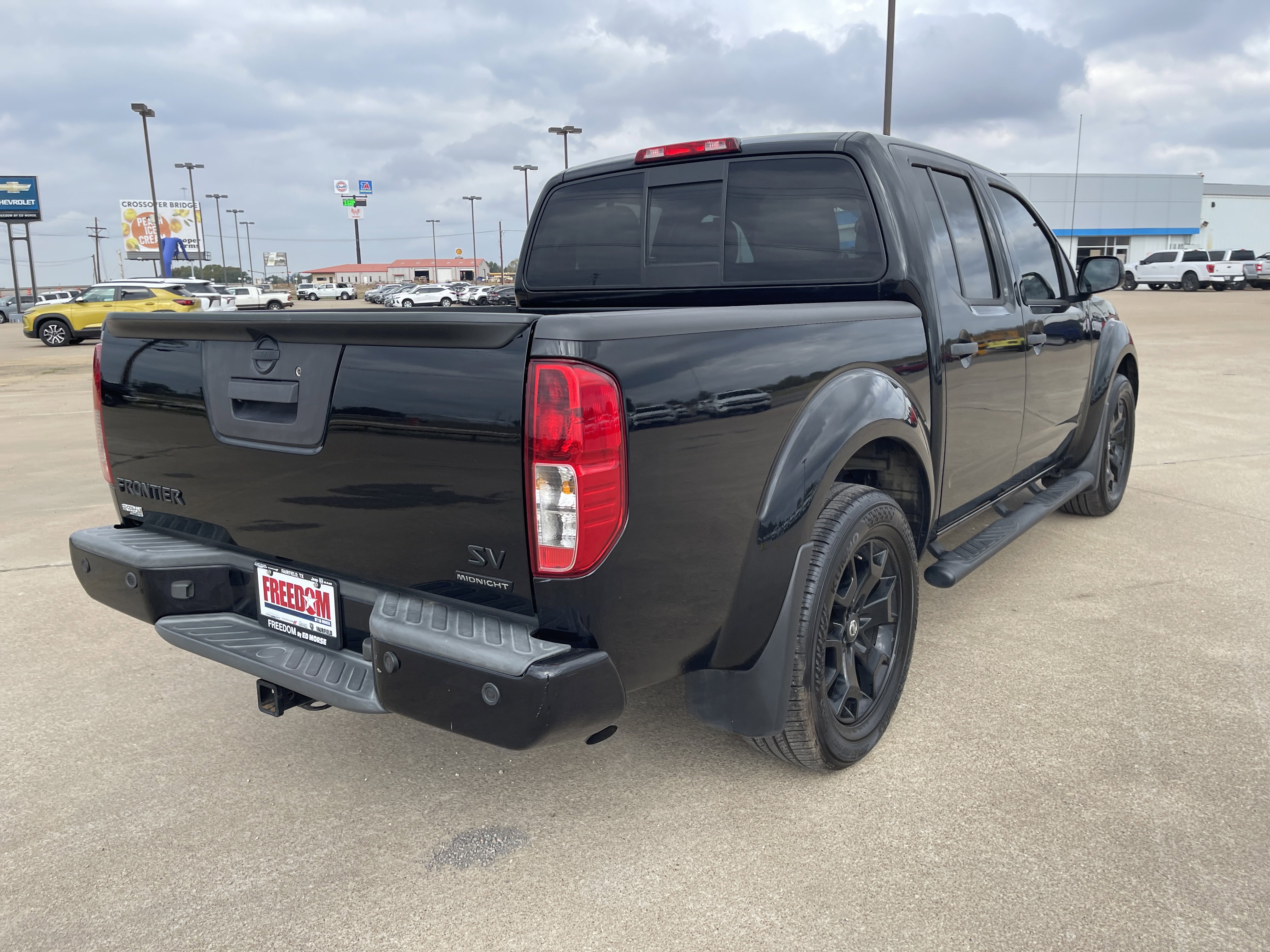 Used 2020 Nissan Frontier SV w/ Midnight Edition Floor Mats image 4