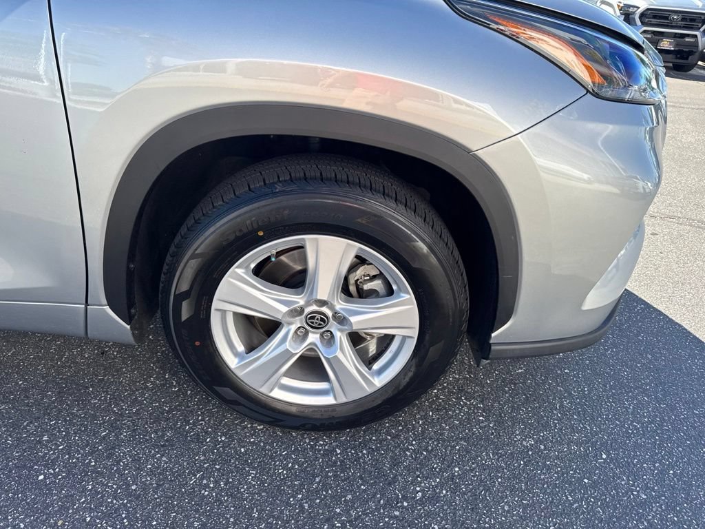 Certified 2025 Toyota Highlander LE FWD image 20
