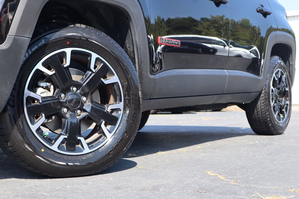 Used 2023 Jeep Renegade Trailhawk image 2