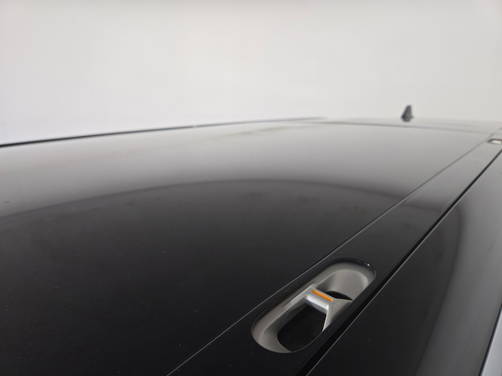 Used 2024 Rivian R1S Adventure image 13