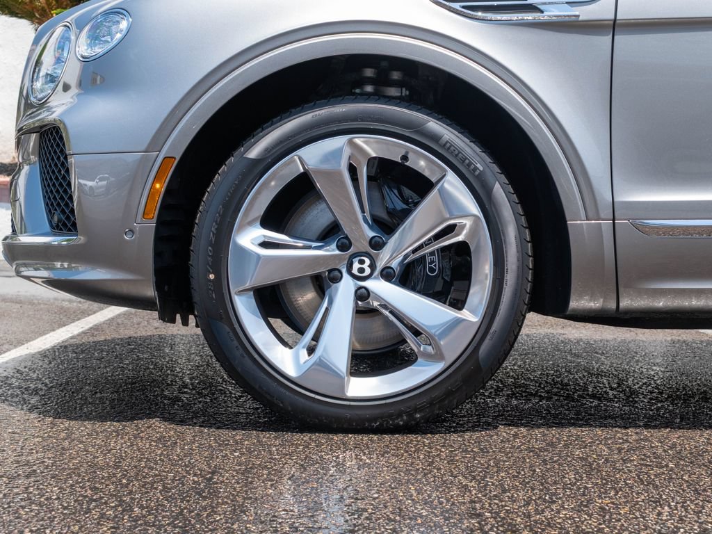 New 2026 Bentley Bentayga AWD/4WD image 6