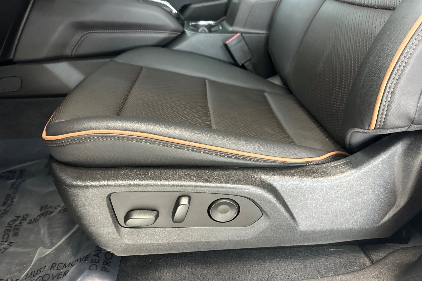 Used 2023 GMC Canyon AT4 w/ AT4 Premium Package image 14