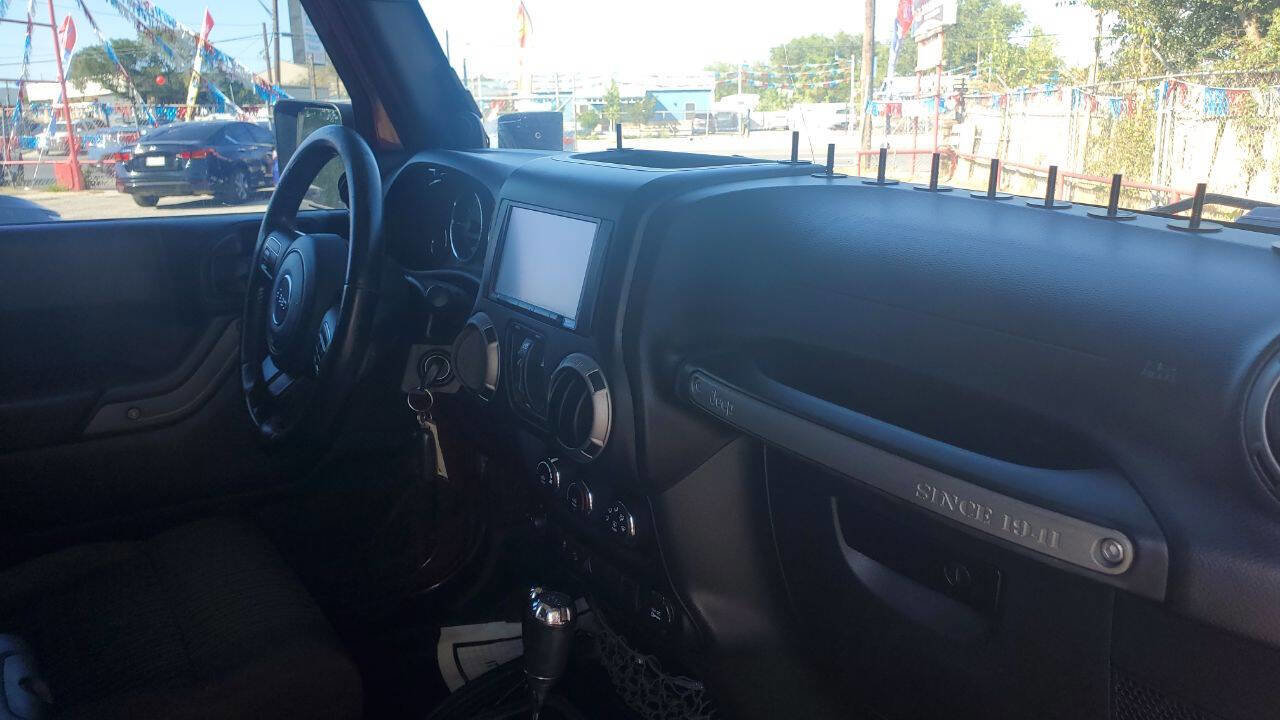 Used 2012 Jeep Wrangler Unlimited Sport image 25