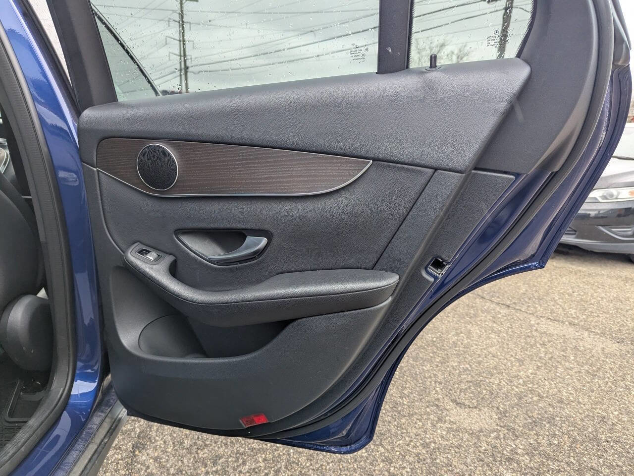 Used 2019 Mercedes-Benz GLC 300 4MATIC image 17