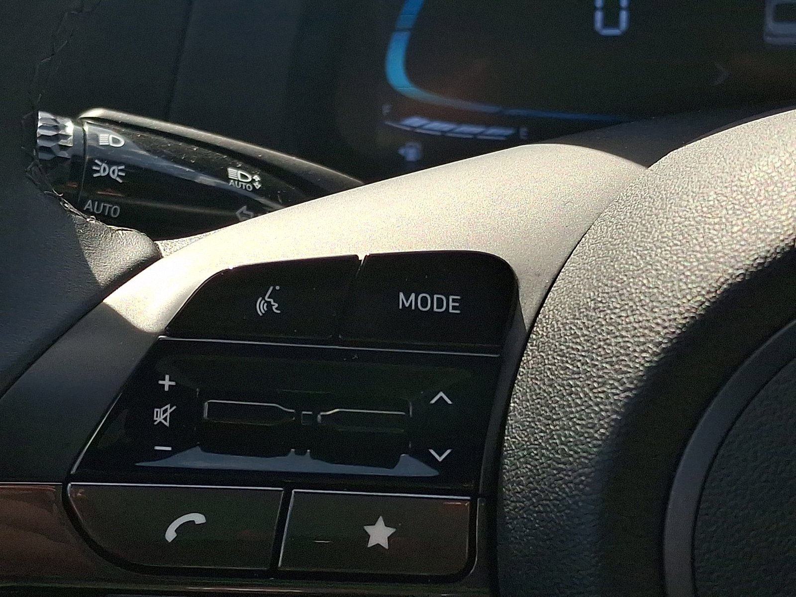 Certified 2025 Hyundai Elantra Sport FWD image 21