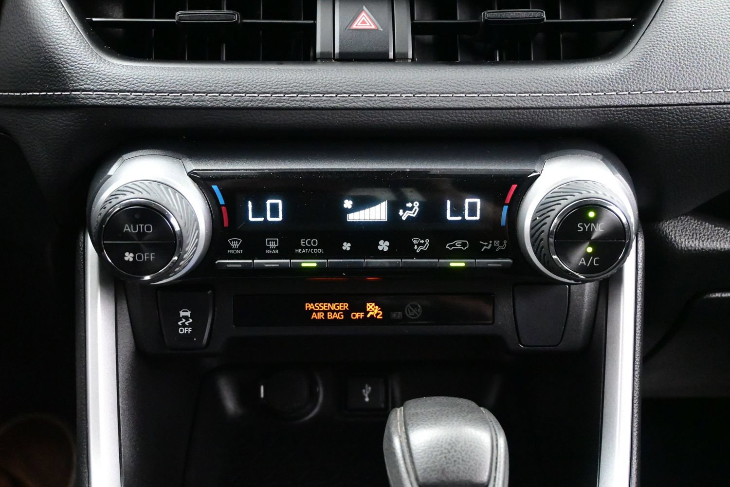 Used 2022 Toyota RAV4 LE AWD/4WD image 19