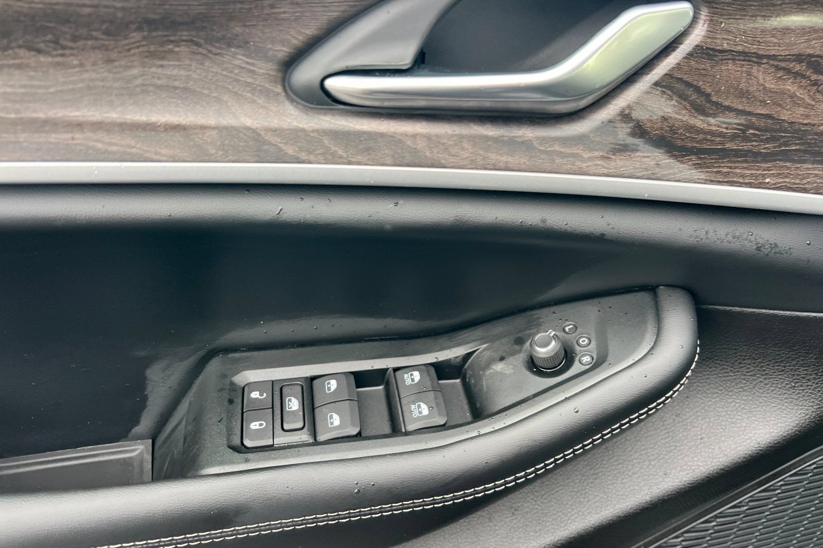 New 2026 Jeep Grand Cherokee Altitude AWD/4WD image 9
