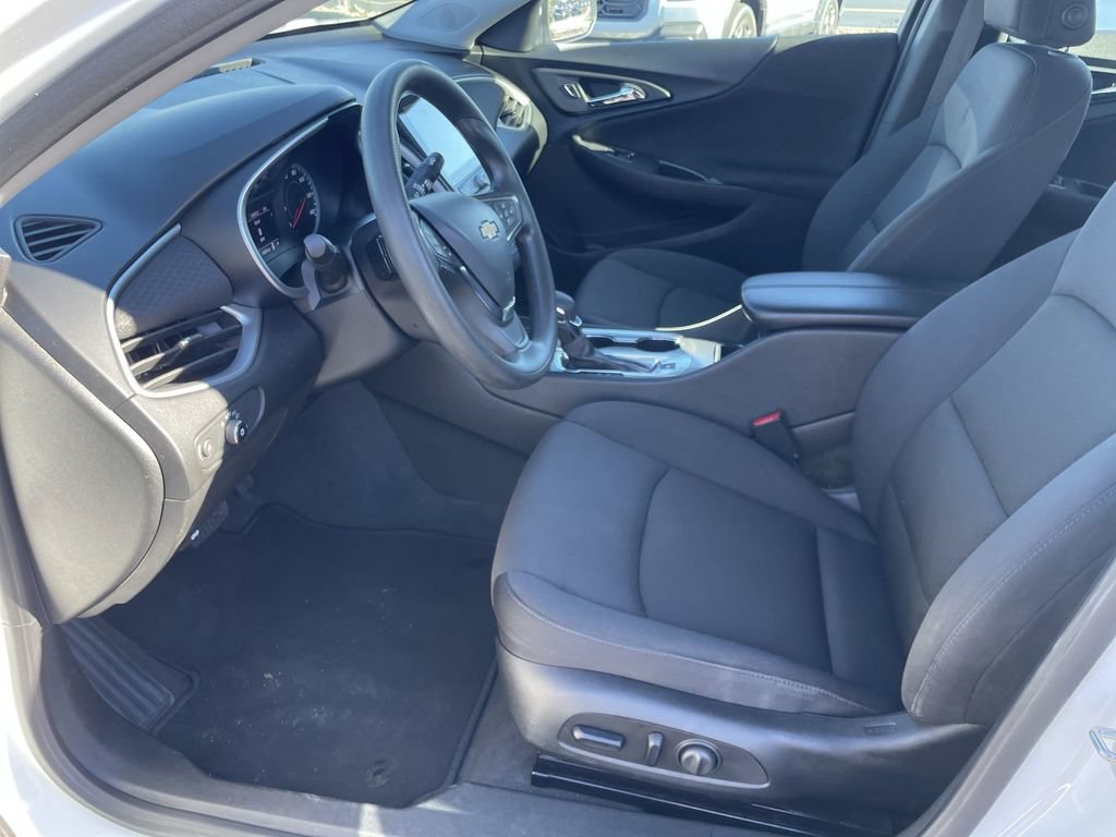 Used 2023 Chevrolet Malibu LT FWD image 9