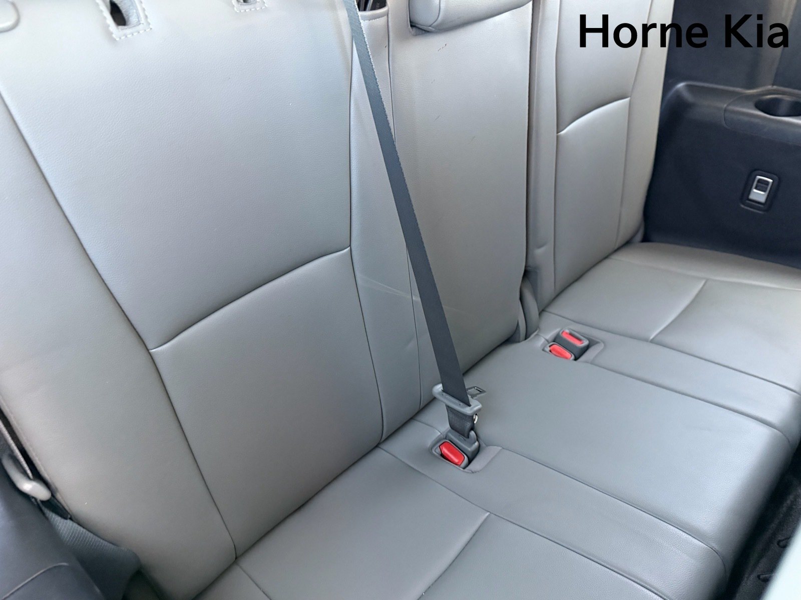 Used 2023 Toyota Highlander XLE FWD image 14