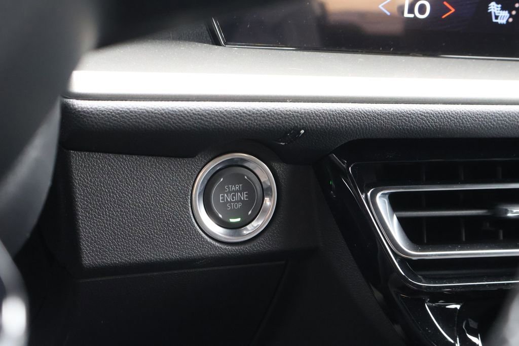 New 2026 Chevrolet Traverse LT w/ Driver Confidence Package FWD image 34