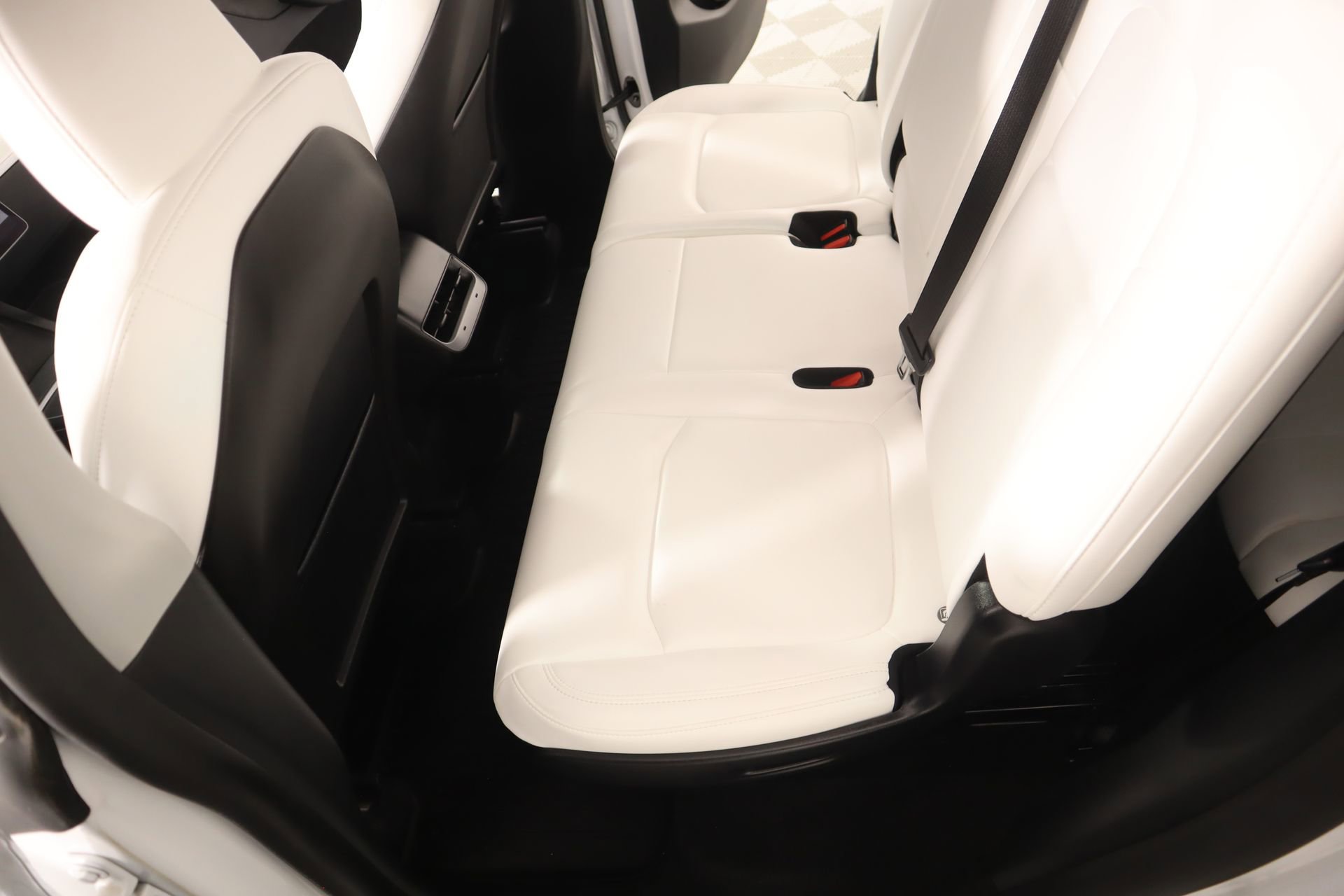 Used 2024 Tesla Model Y Long Range image 10