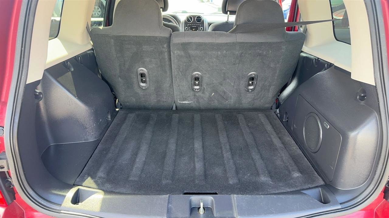 Used 2014 Jeep Patriot Latitude w/ Sun/Sound Group image 27