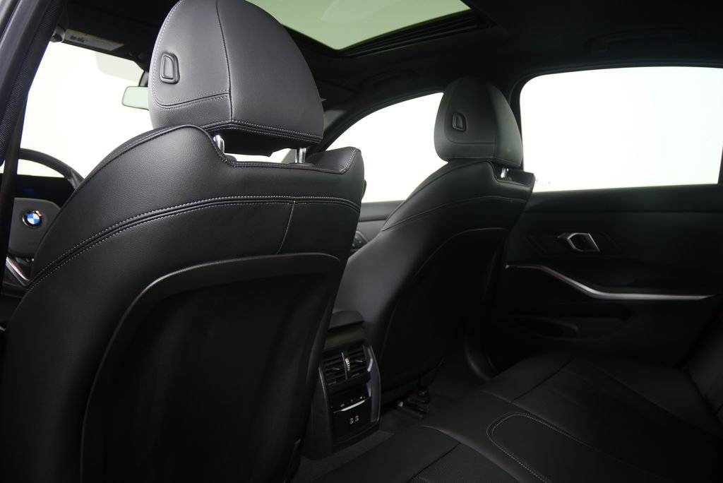 Used 2024 BMW 330i Sedan image 18