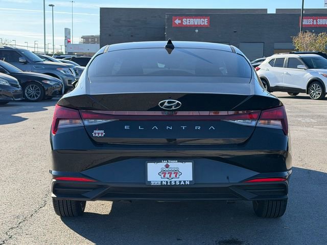 Used 2023 Hyundai Elantra SEL image 5