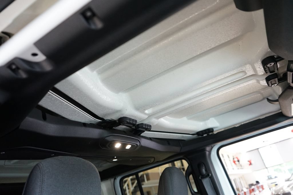 Used 2024 Jeep Wrangler Unlimited Sport AWD/4WD image 44