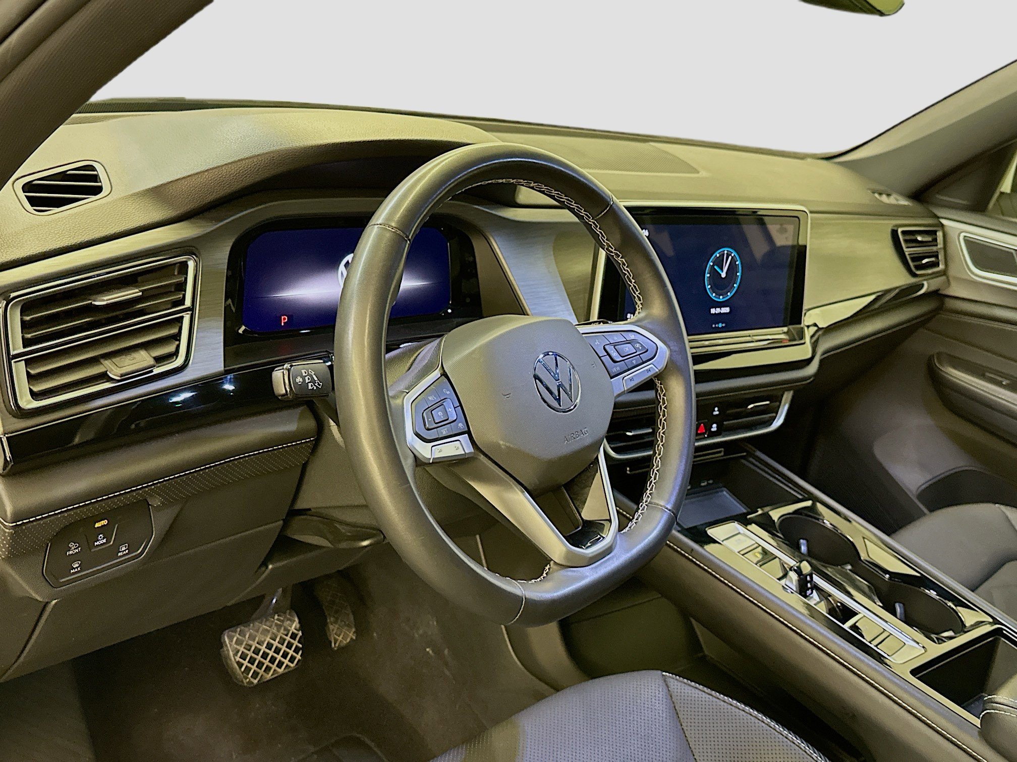 Used 2024 Volkswagen Atlas Cross Sport SE image 18