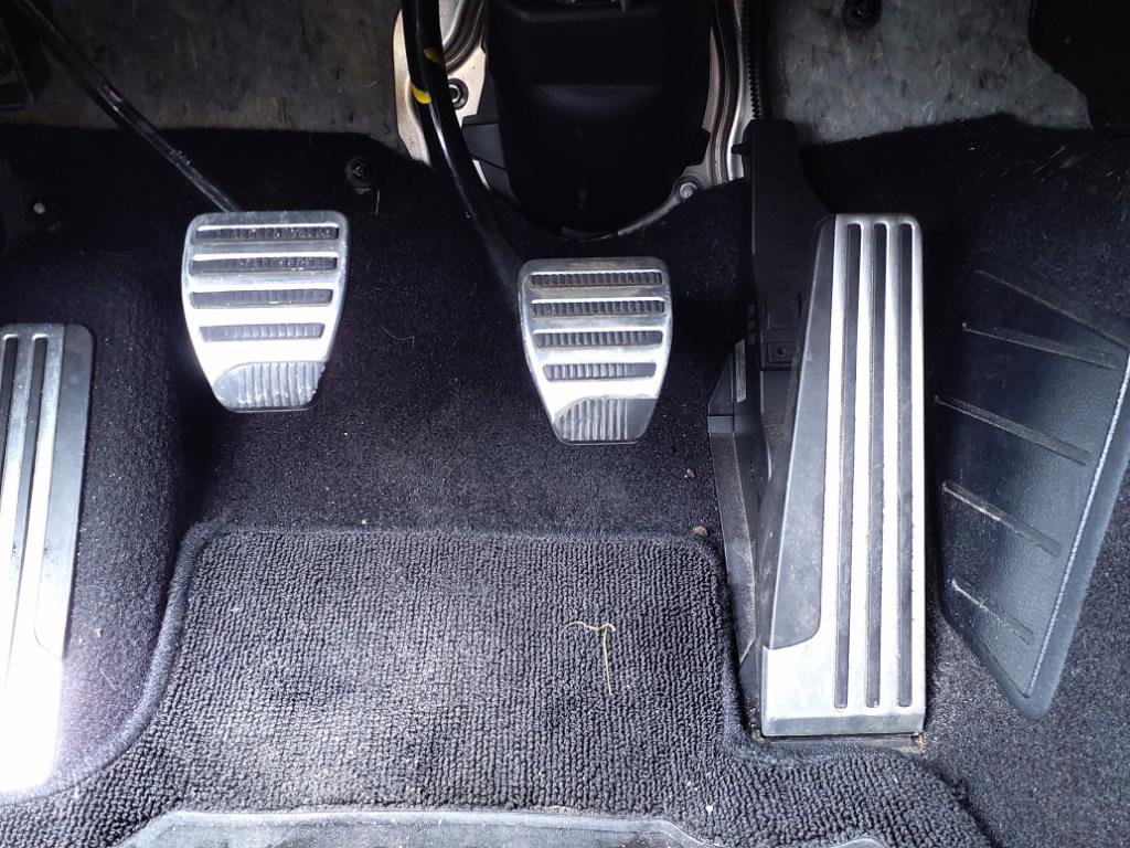 Used 2010 Nissan 370Z Touring image 25