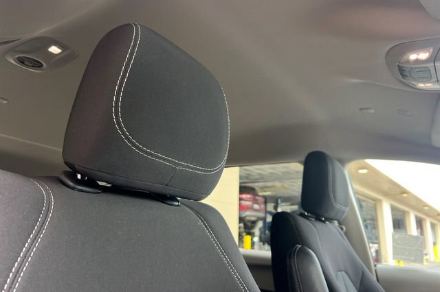 Used 2023 Chrysler Voyager LX image 22