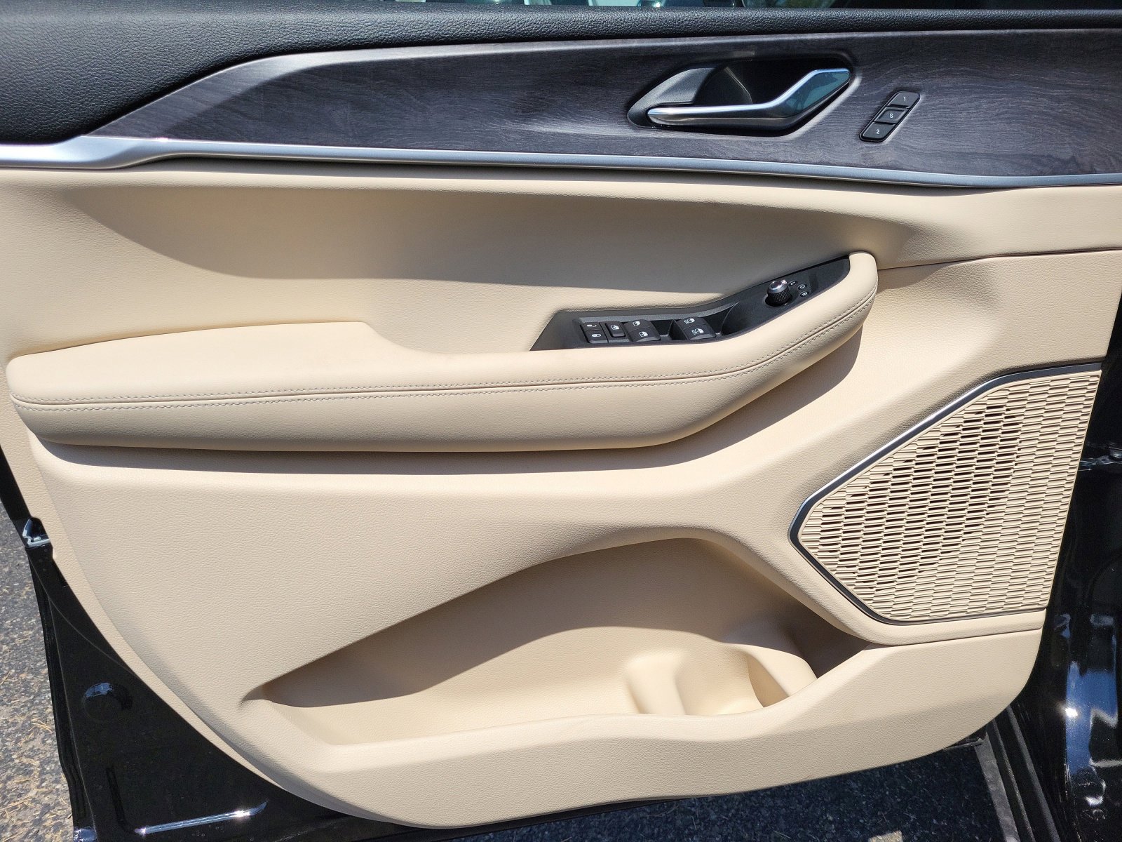 New 2025 Jeep Grand Cherokee L Limited w/ Black Appearance Package image 20