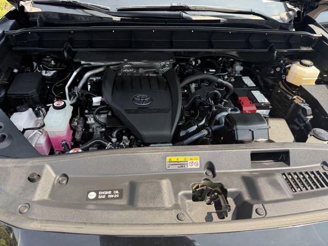 Certified 2024 Toyota Highlander LE FWD image 24
