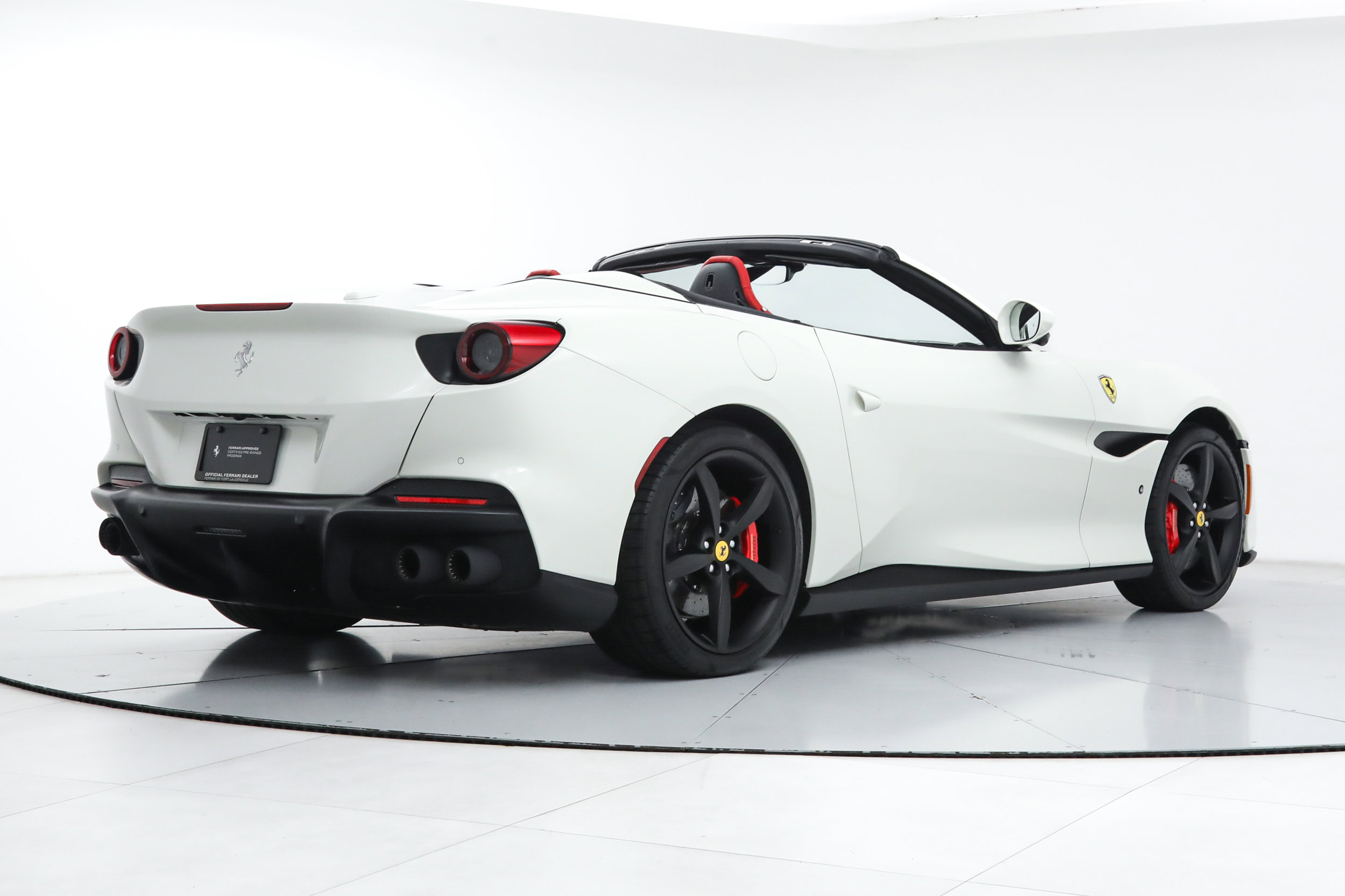 Certified 2022 Ferrari Portofino M RWD image 3