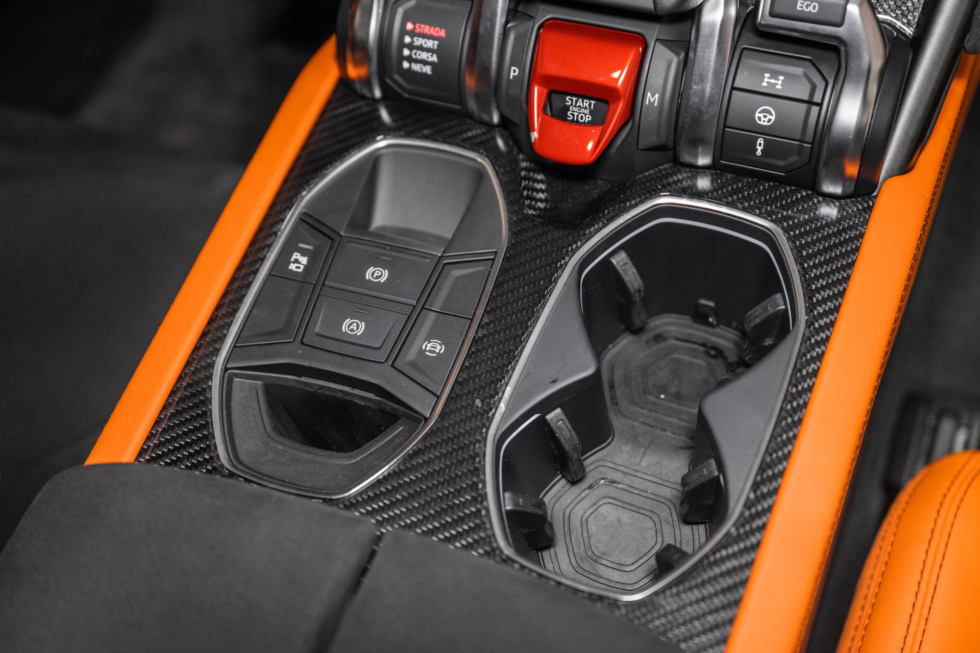 Used 2022 Lamborghini Urus image 45