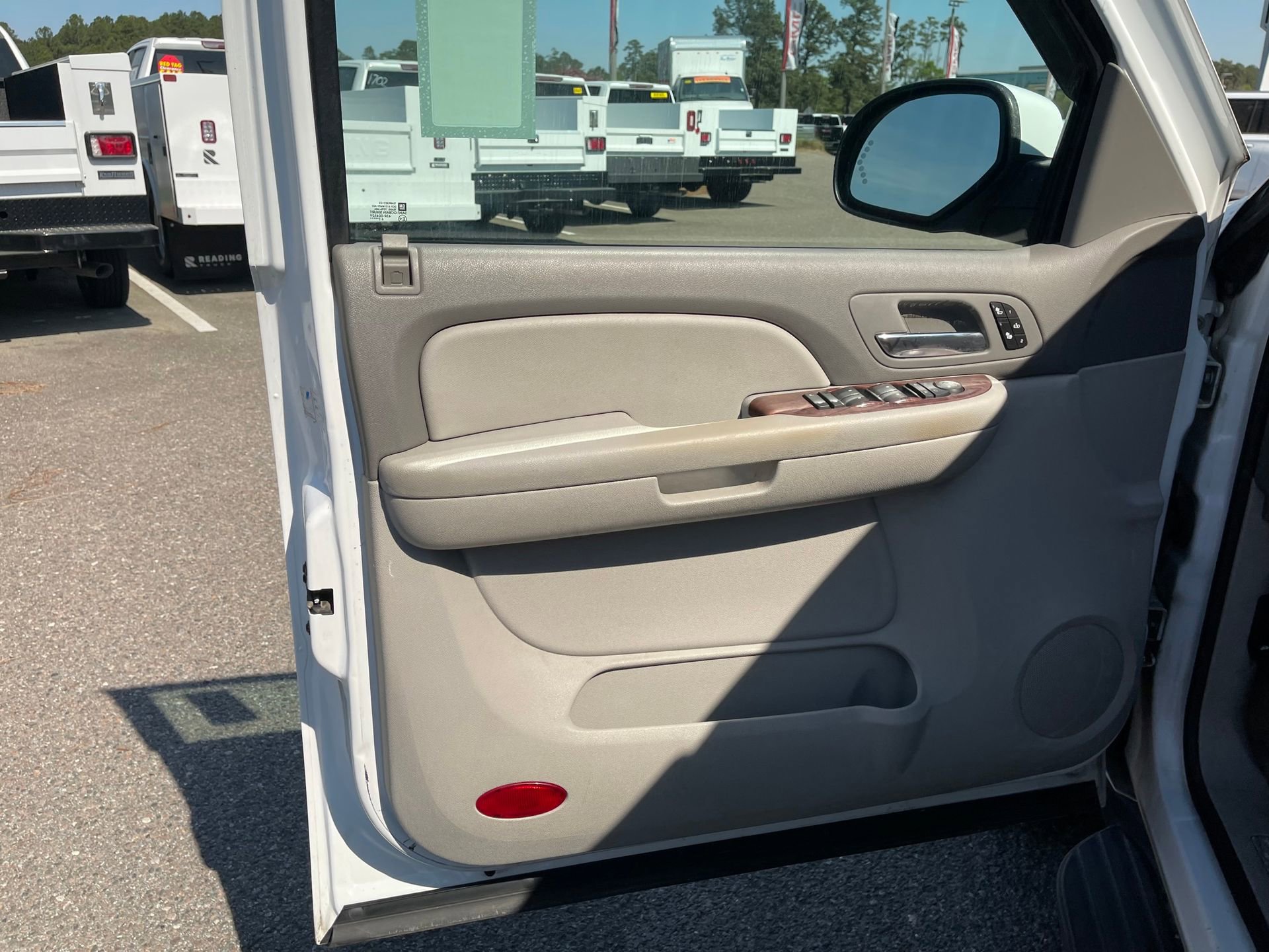 Used 2007 Chevrolet Avalanche LTZ w/ LTZ Preferred Equipment Group image 11