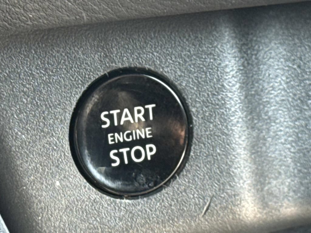 Used 2024 Nissan Rogue S AWD/4WD image 8