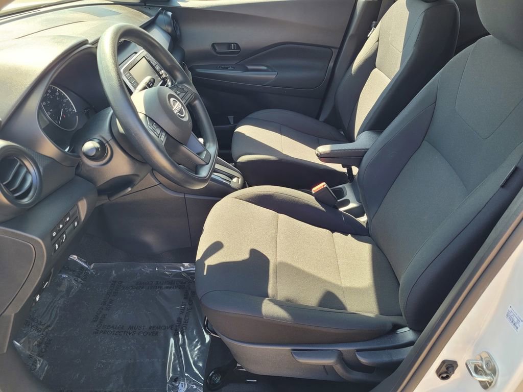 New 2025 Nissan Kicks Play S image 8