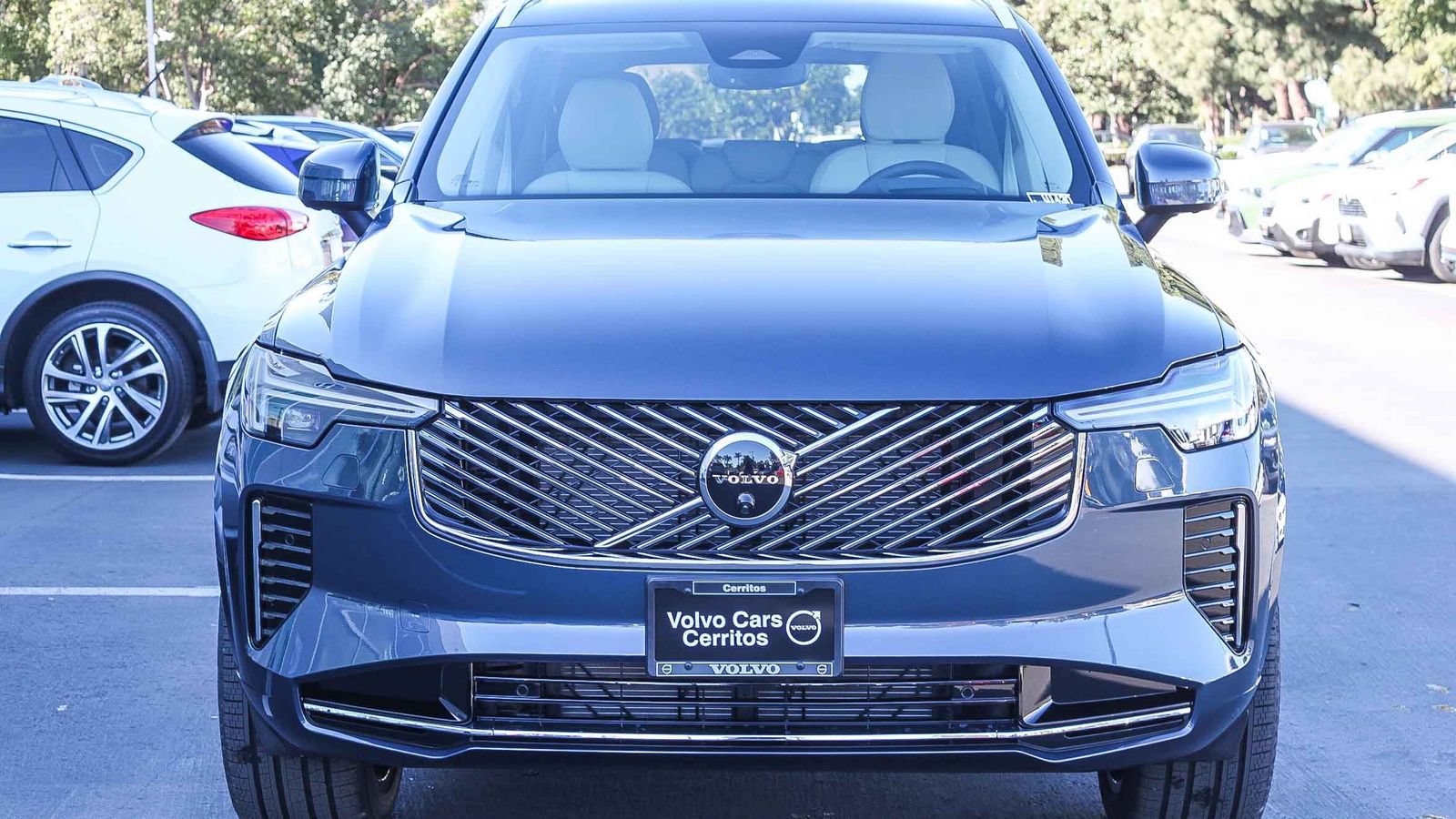 New 2026 Volvo XC90 B6 Ultra w/ Protection Package AWD/4WD image 2
