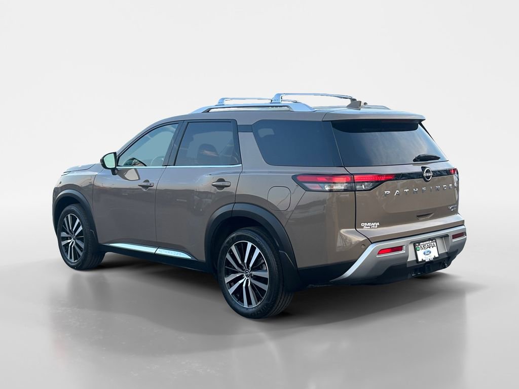 Used 2023 Nissan Pathfinder Platinum AWD/4WD image 3
