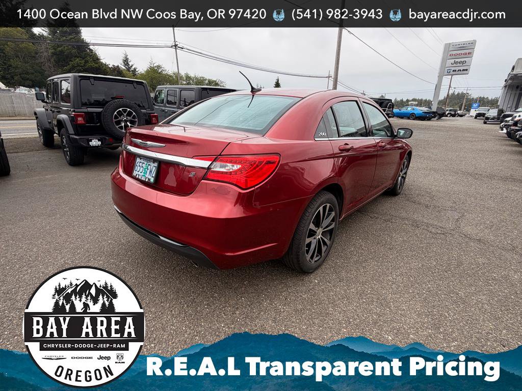 Used 2012 Chrysler 200 Touring FWD image 5