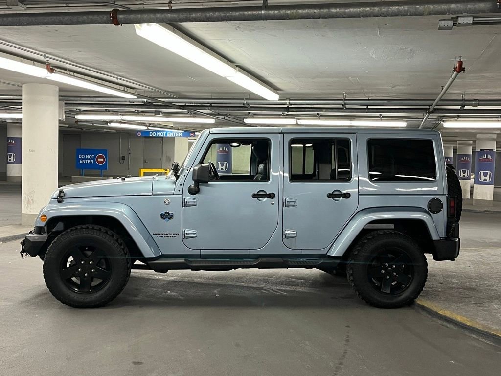 Used 2012 Jeep Wrangler Unlimited Sahara image 27