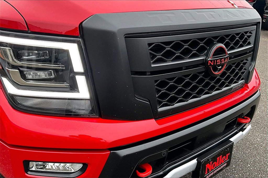 Used 2024 Nissan Titan PRO-4X w/ Pro-4x Convenience Package image 28