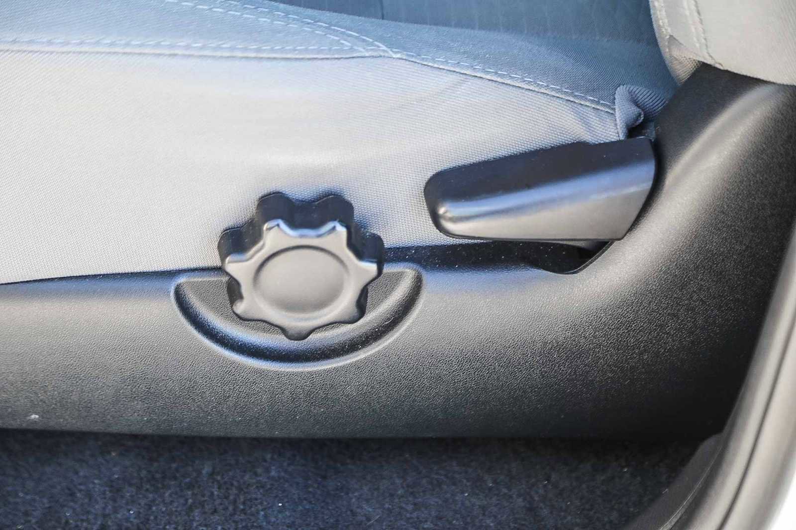 Certified 2018 Toyota Tacoma SR w/ SR Convenience Package image 18