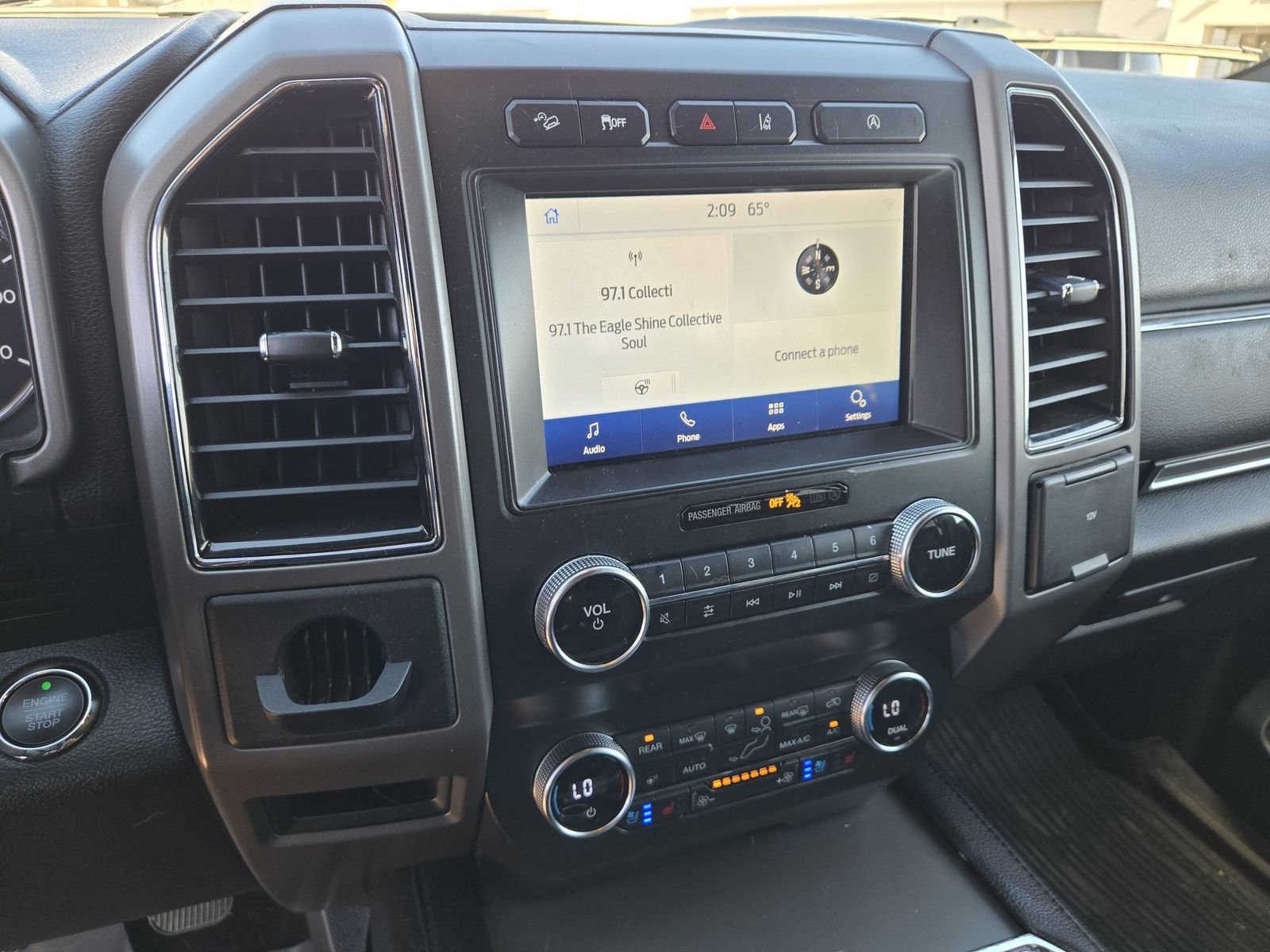 Used 2021 Ford Expedition XLT image 16