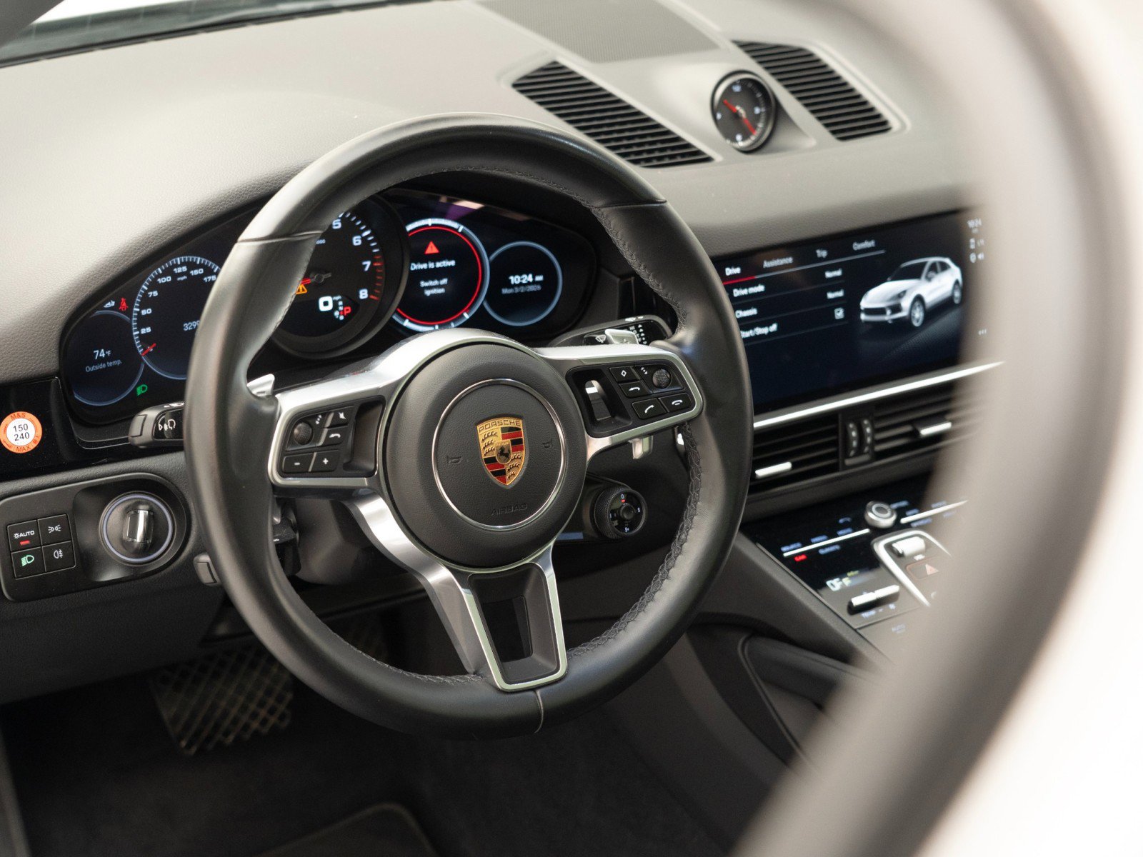 Certified 2022 Porsche Cayenne Platinum Edition image 20