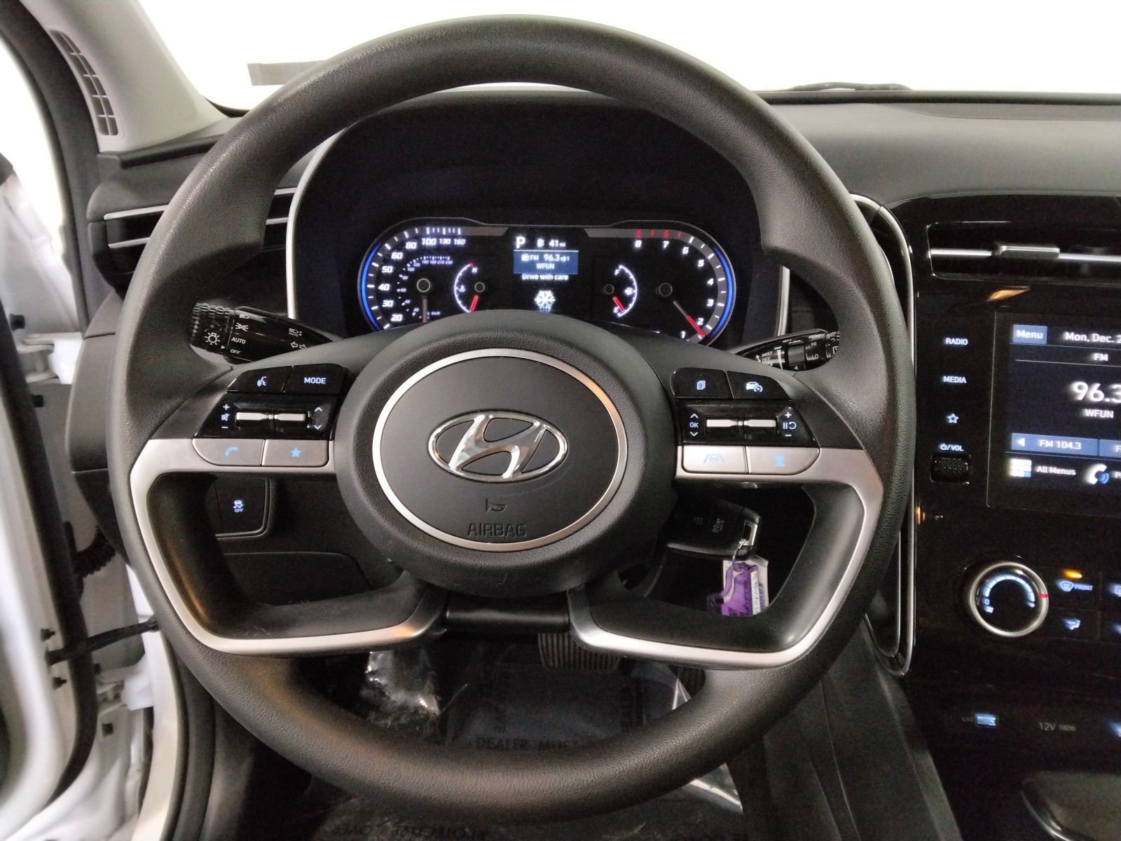 Used 2023 Hyundai Tucson SE image 11