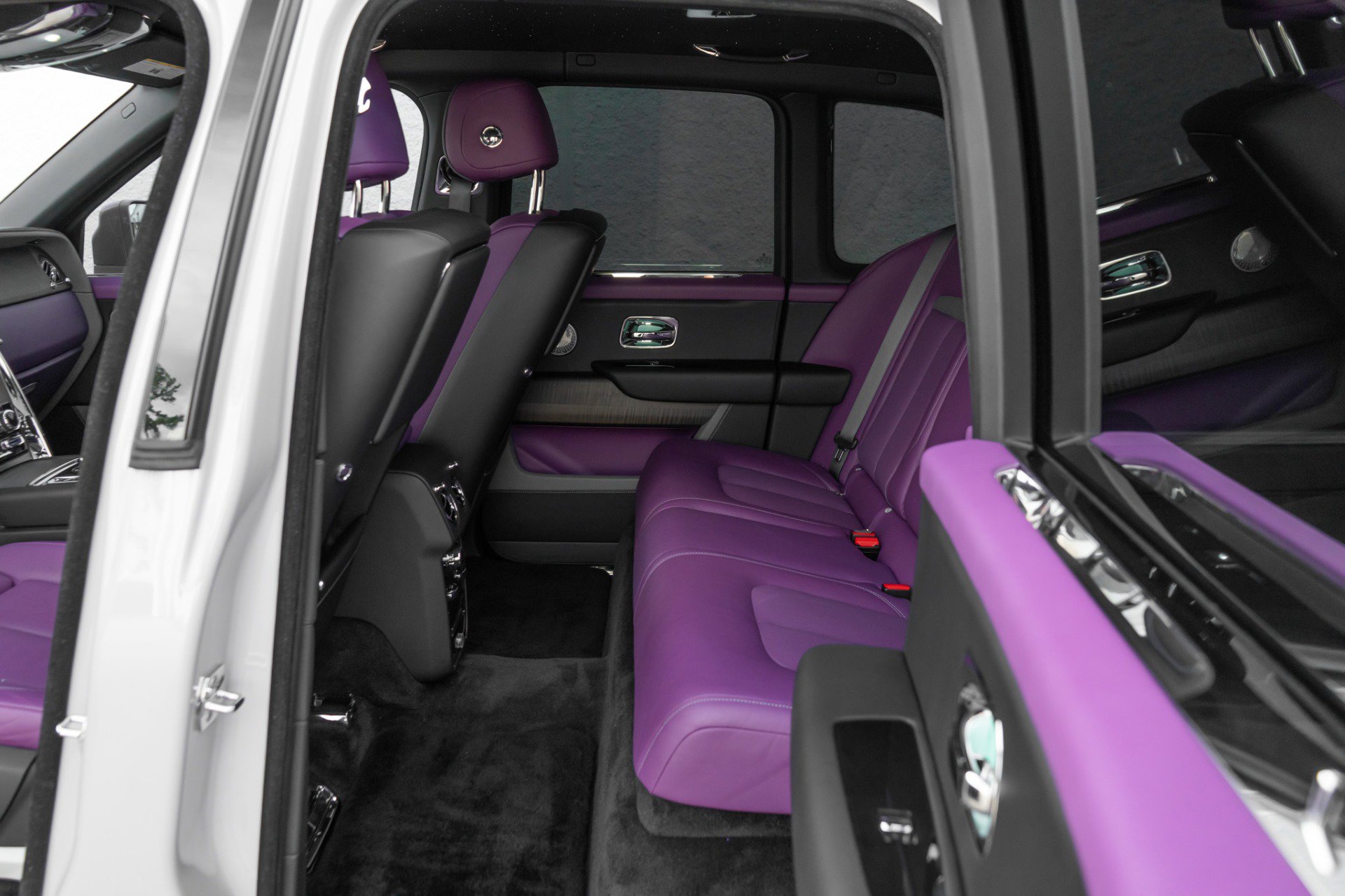 Used 2024 Rolls-Royce Cullinan image 25